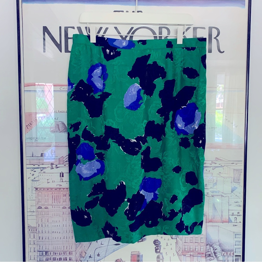 Silk skirt in gorgeous bright|rich green, blue and black floral pockets size 32”